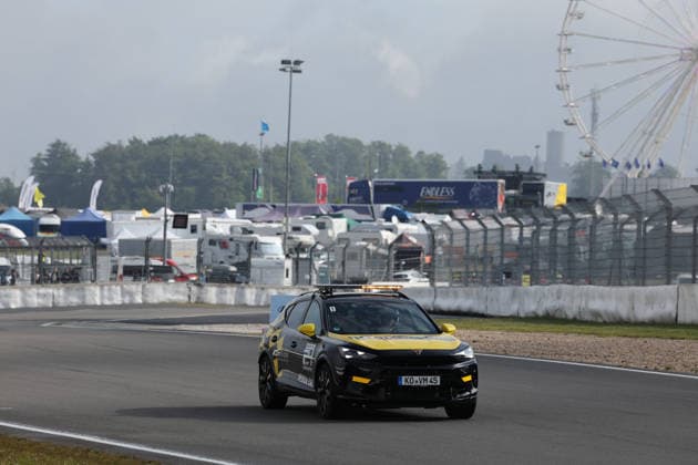 Nürburg, Deutschland 14.-17. Mai 2026: ADAC Ravenol 24h Rennen Nürburgring - 2026 - Freitag Tourenwagen Legenden Rennen 1 Im Bild: Intervention Car, Safety Car, Medical Car, Crash Nürburgring Rheinland Pfalz Copyright: xFotostandx xFabianxWernerx