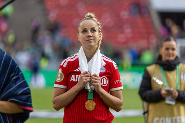 Deutschland: Fussball DFB-Pokal Frauen 2025 2026, Finale VfL Wolfsburg vs Bayern München RheinEnergieStadion (Köln) : Gwinn Giulia (FC Bayern München, 7) Copyright: xMichellexLukax