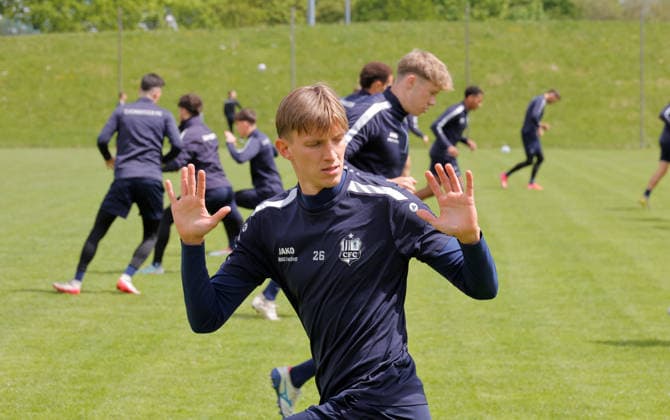Training CFC 15.05.2026, Chemnitz, Sportforum, Fussball, Regionalliga Nordost 2025 2026, CFC, Training Die Mannschaft des CFC trifft sich zum letzten Training in der Spielsaison 2025 26 ,vor dem Spiel gegen den BFC Dynamo. Felix Müller bei der Erwärmung Chemnitz Sachsen BRD