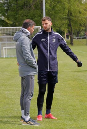 Training CFC 15.05.2026, Chemnitz, Sportforum, Fussball, Regionalliga Nordost 2025 2026, CFC, Training Die Mannschaft des CFC trifft sich zum letzten Training in der Spielsaison 2025 26 ,vor dem Spiel gegen den BFC Dynamo. VL: Trainer Benlamin Duda und Dejan Bozic im Gespräch Chemnitz Sachsen BRD