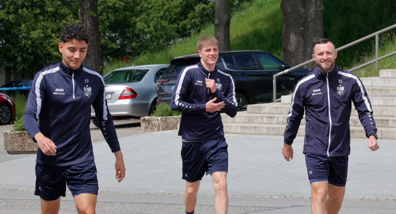 Training CFC 15.05.2026, Chemnitz, Sportforum, Fussball, Regionalliga Nordost 2025 2026, CFC, Training Die Mannschaft des CFC trifft sich zum letzten Training in der Spielsaison 2025 26 ,vor dem Spiel gegen den BFC Dynamo. vl: Anton Rücker, Johannis Pistol und Artur Mergel Chemnitz Sachsen BRD