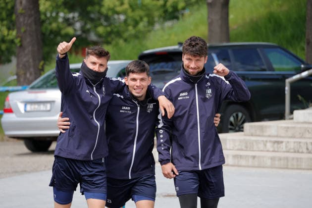 Training CFC 15.05.2026, Chemnitz, Sportforum, Fussball, Regionalliga Nordost 2025 2026, CFC, Training Die Mannschaft des CFC trifft sich zum letzten Training in der Spielsaison 2025 26 ,vor dem Spiel gegen den BFC Dynamo. vl: Tabias Stockinger, Maurizio Grimaldi, Tom Tom Baumgart Chemnitz Sachsen BRD