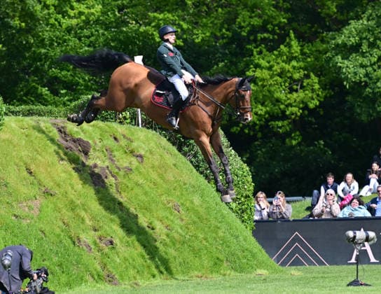 GER; Al Shira aa Deutsches Spring- & Dressur Derby Hamburg 15.05.2026, GER; Al Shira aa Deutsches Spring- & Dressur Derby Hamburg, Preis der Dreame.de - CSI4* Al Shira aa Derby Tour: 2. Qualifikation zum Deutsches Spring-Derby Tom Schewe (GER) auf King Blue am Wall