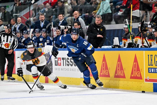 ZURICH, SWITZERLAND - MAY 15: Aleksander Barkov of Finland in action chased by Marc Michaelis of Germany during the 2026 IIHF Ice hockey, Eishockey World Championship, WM, Weltmeisterschaft Switzerland game between Finland and Germany at Swiss Life Arena on May 15, 2026 in Zurich, Zurich. Zurich Swiss Life Arena Zurich Switzerland Copyright: xJustPictures.ch AndreaxBrancax jp-en-EuSpIm-JP7_ANB_Fin_Ger_15052026_8126