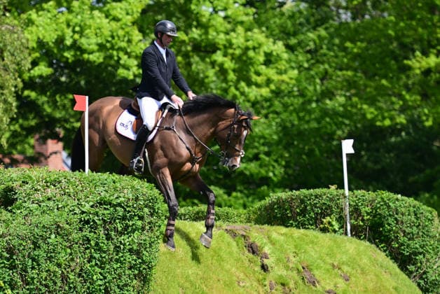 GER; Al Shira aa Deutsches Spring- & Dressur Derby Hamburg 15.05.2026, GER; Al Shira aa Deutsches Spring- & Dressur Derby Hamburg, Preis der Dreame.de - CSI4* Al Shira aa Derby Tour: 2. Qualifikation zum Deutsches Spring-Derby im Bild Sieger David Simpson (IRL) auf Pjotr van de Kruishoeve am Wall
