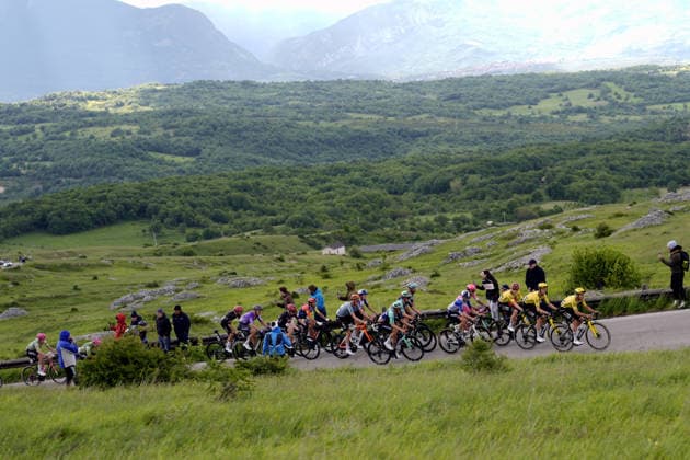 The pack rides during Stage 7 of the Giro d™Italia from Formia to Blockhaus, Italy. Friday May 15, 2026.  Copyright: xFabioxFerrarix xLaPressex