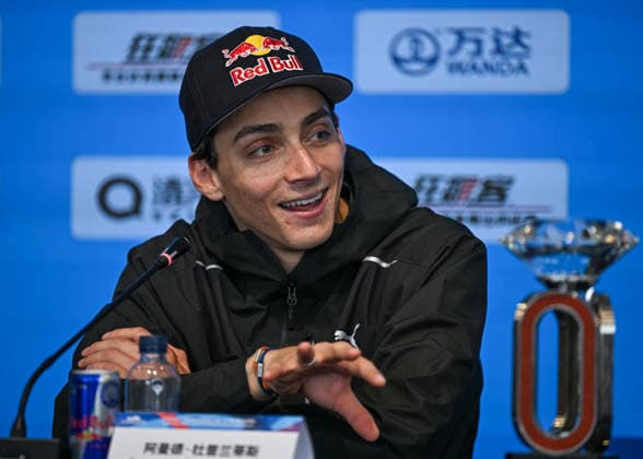 Wanda Diamond League Shanghai Keqiao 2026 - press conference, PK, Pressekonferenz SHAOXING, CHINA - MAY 15: Swedish pole vault superstar Armand Mondo Duplantis speaks at a press conference on the eve of the Yangtze River Delta Athletics Diamond Gala, the Shanghai Keqiao leg and opening meeting of the 2026 Wanda Diamond League circuit, at the China Textile City Sports Center in Keqiao, Shaoxing, Zhejiang province, China, on May 15, 2026. Shanghai China Copyright: xSTRx originalFilename:str-wandadia260515_nph1b.jpg