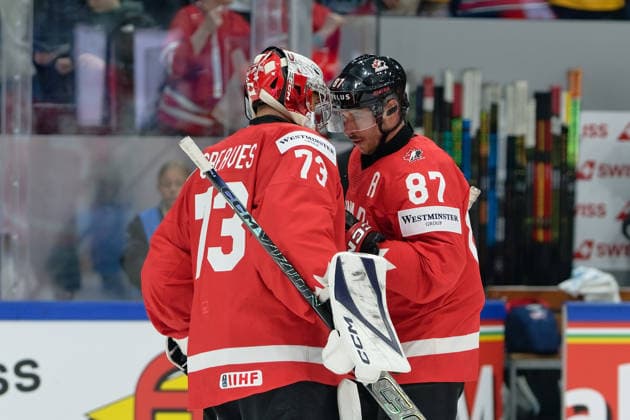 Fribourg, Switzerland - May 15 : Crosby Sidney of Canada Greaves Jet of Canada celebrates after winning during the 2026 IIHF Ice hockey, Eishockey World Championship, WM, Weltmeisterschaft match between Canada and Sweden at Fribourg BCF Arena on May 15 , 2026 in Fribourg, Switzerland. Copyright: xGiuseppexVelletrix Sportspressphoto_SPR147058