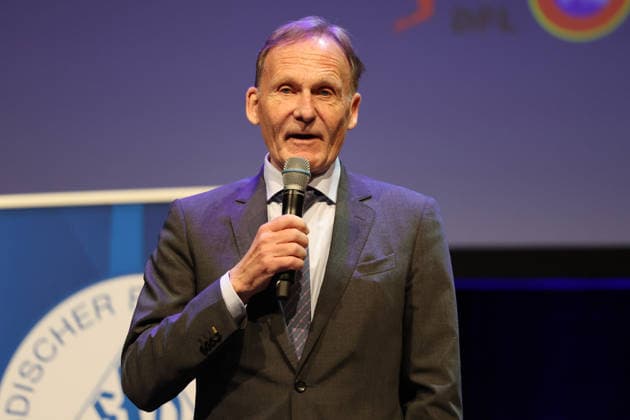15.05.2026, Fussball, Saison 2025 2026, Ehrenamtsgala des Saarländischen Fußballverbandes, Präsident Hans-Joachim Watzke (Borussia Dortmund) Neunkirchen Gebläsehalle Saarland Deutschland (DEU) Copyright: xSebastianxBachx