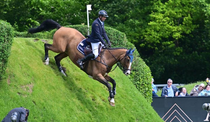 GER; Al Shira aa Deutsches Spring- & Dressur Derby Hamburg 15.05.2026, GER; Al Shira aa Deutsches Spring- & Dressur Derby Hamburg, Preis der Dreame.de - CSI4* Al Shira aa Derby Tour: 2. Qualifikation zum Deutsches Spring-Derby im Bild Frederic Tillmann (GER) auf DSP Comanche VL am Wall