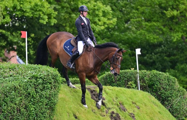 GER; Al Shira aa Deutsches Spring- & Dressur Derby Hamburg 15.05.2026, GER; Al Shira aa Deutsches Spring- & Dressur Derby Hamburg, Preis der Dreame.de - CSI4* Al Shira aa Derby Tour: 2. Qualifikation zum Deutsches Spring-Derby im Bild William Whitaker (GBR) auf Flamboyant III am Wall