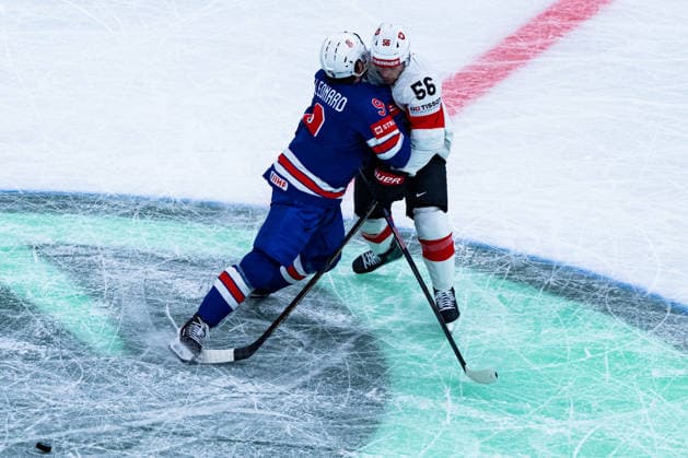 ZURICH, SWITZERLAND - MAY 15: Ryan Leonard (United States, 9) stops Tim Berni (Switzerland, 56) to get the Puck during the Preliminary Round - Group A Match 3 between United States and Switzerland at the IIHF Ice hockey, Eishockey World Championship, WM, Weltmeisterschaft 2026, Swiss Life Arena on May 15, 2026 in Zurich, Switzerland. Zurich Switzerland Copyright: xTimoxSteinx