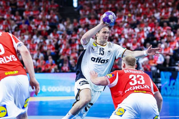 15.05.2026, xIAJx, Handball, Länderspiel, Testspiel, Dänemark - Deutschland, Royal Arena Kopenhagen: Juri Knorr (Deutschland 15) Emil Bergholt (Dänemark 33) Dänemark