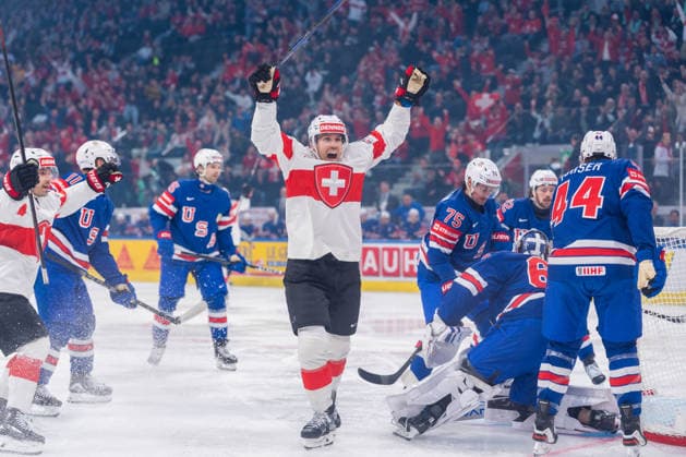 15 05 2026, Zurich, Swiss Life Arena, Ice hockey, Eishockey World Championships: USA - Switzerland, Torjubal zum 1:0 44 Pius Suter (Switzerland) Zurich Swiss Life Arena Zurich Switzerland Copyright: xJustPictures.ch StefanxEmchx jp-de-StEm-DSC0021920260515