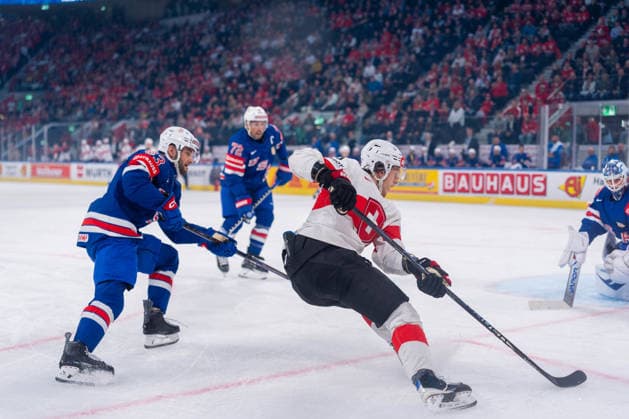 15 05 2026, Zurich, Swiss Life Arena, Ice hockey, Eishockey World Championships: USA - Switzerland, 8 Simon Knak (Switzerland) Zurich Swiss Life Arena Zurich Switzerland Copyright: xJustPictures.ch StefanxEmchx jp-de-StEm-DSC0057720260515