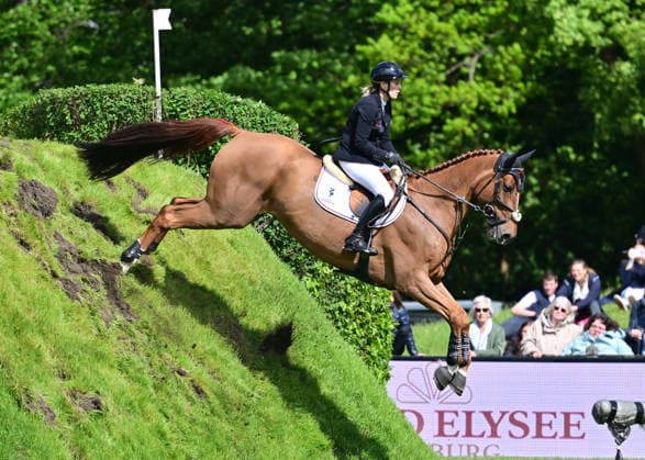 GER; Al Shira aa Deutsches Spring- & Dressur Derby Hamburg 15.05.2026, GER; Al Shira aa Deutsches Spring- & Dressur Derby Hamburg, Preis der Dreame.de - CSI4* Al Shira aa Derby Tour: 2. Qualifikation zum Deutsches Spring-Derby im Bild Janne Friederike Meyer-Zimmermann (GER) auf Van Tastic am Wall