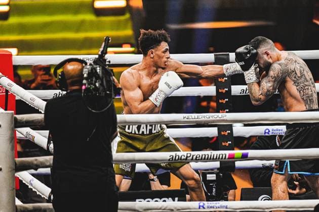 108; Unbekannt wirft einen Schlag im Boxring in der SAP Arena Ringside, 15.05.2026, Mannheim, SAP Arena