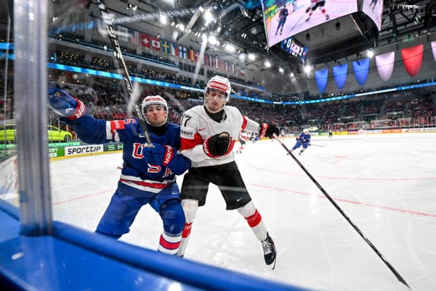 ZURICH, SWITZERLAND - MAY 15: Connor Clifton of United States and Ken Jager of Switzerland in a battle along the boards during the 2026 IIHF Ice hockey, Eishockey World Championship, WM, Weltmeisterschaft Switzerland game between USA and Switzerland at Swiss Life Arena on May 15, 2026 in Zurich, Zurich. Zurich Swiss Life Arena Zurich Switzerland Copyright: xJustPictures.ch AndreaxBrancax jp-en-EuSpIm-JP7_ANB_US_Sui_15052026_2736