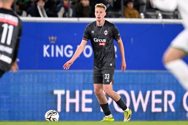 OH Leuven v Royal Antwerp FC - Jupiler Pro League Europe Play-Off LEUVEN, BELGIUM - MAY 15 : Van den Bosch Zeno defender of Royal Antwerp FC during the Jupiler Pro League Europe Play-Off match between OH Leuven and Royal Antwerp FC on May 15, 2026 in Leuven, Belgium, 15 05 2026 Leuven Belgium  Copyright: xTomasxSiskx