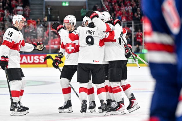 ZURICH, SWITZERLAND - MAY 15: Switzerland celebrates a goal during the 2026 IIHF Ice hockey, Eishockey World Championship, WM, Weltmeisterschaft Switzerland game between USA and Switzerland at Swiss Life Arena on May 15, 2026 in Zurich, Zurich. Zurich Swiss Life Arena Zurich Switzerland Copyright: xJustPictures.ch AndreaxBrancax jp-en-EuSpIm-JP7_ANB_US_Sui_15052026_0500