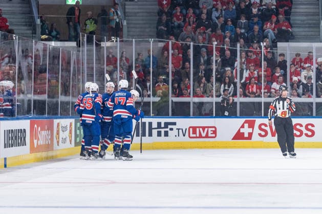 15 05 2026, Zurich, Swiss Life Arena, Ice hockey, Eishockey World Championships: USA - Switzerland, Torjubel USA zum 2:1 Zurich Swiss Life Arena Zurich Switzerland Copyright: xJustPictures.ch StefanxEmchx jp-de-StEm-DSC0171320260515