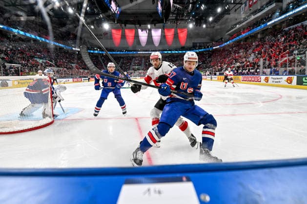 ZURICH, SWITZERLAND - MAY 15: Will Borgen of United States and Nico Hischier of Switzerland in a battle along the boards during the 2026 IIHF Ice hockey, Eishockey World Championship, WM, Weltmeisterschaft Switzerland game between USA and Switzerland at Swiss Life Arena on May 15, 2026 in Zurich, Zurich. Zurich Swiss Life Arena Zurich Switzerland Copyright: xJustPictures.ch AndreaxBrancax jp-en-EuSpIm-JP7_ANB_US_Sui_15052026_2837