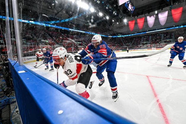 ZURICH, SWITZERLAND - MAY 15: Theo Rochette of Switzerland gets hit by Ryan Lindgren of United States during the 2026 IIHF Ice hockey, Eishockey World Championship, WM, Weltmeisterschaft Switzerland game between USA and Switzerland at Swiss Life Arena on May 15, 2026 in Zurich, Zurich. Zurich Swiss Life Arena Zurich Switzerland Copyright: xJustPictures.ch AndreaxBrancax jp-en-EuSpIm-JP7_ANB_US_Sui_15052026_2862