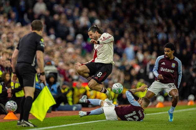 Football - FA Premier League - Aston Villa FC v Liverpool FC BIRMINGHAM, ENGLAND - Friday, May 15, 2026: Liverpool s Dominik Szoboszlai is challenged by Aston Villa s Lucas Digne (R) during the FA Premier League match between Aston Villa FC and Liverpool FC at Villa Park. (Photo by David Rawcliffe Propaganda) BIRMINGHAM Villa Park WEST MIDLANDS ENGLAND  Copyright: xDavidxRawcliffex P2026-05-15-Aston Villa_Liverpool-119