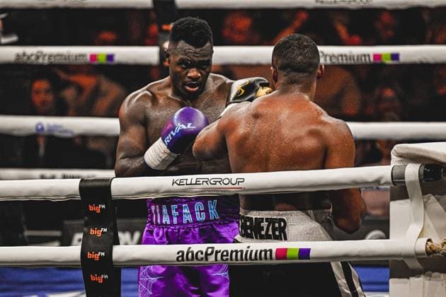 Bei der Ringside Zone – Night of the Heavyweights in der SAP Arena Mannheim traf Nelvie Tiafack auf Mateus Munhoz. Die Fotogalerie zeigt intensive Szenen des Schwergewichtsduells, harte Schlagabtausche und emotionale Momente eines hochklassigen Boxabends vor tausenden Zuschauern. Ringside, 15.05.2026, Mannheim, SAP Arena