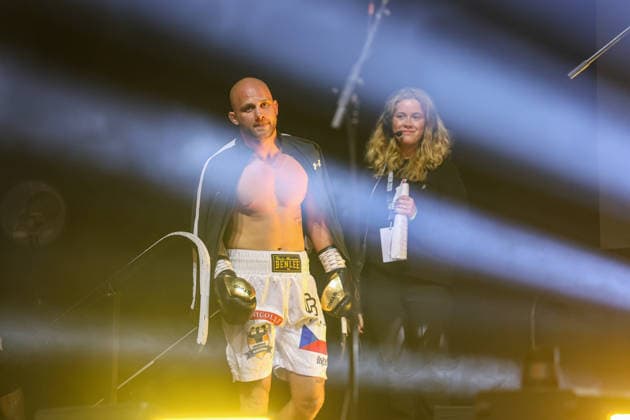 Patrick Fiala beim Einlaufen Edmon RInglife Avagyan vs. Patrick Fiala beim Ringside Series 2026 - Night of Heavyweights am 15.05.26 in SAP Arena, Mannheim xamx Foto: Alfio Marino