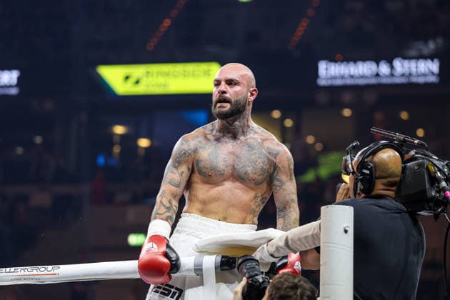 Freude bei Edmon Avagyan nach seinem Sieg Edmon RInglife Avagyan vs. Patrick Fiala beim Ringside Series 2026 - Night of Heavyweights am 15.05.26 in SAP Arena, Mannheim xamx Foto: Alfio Marino