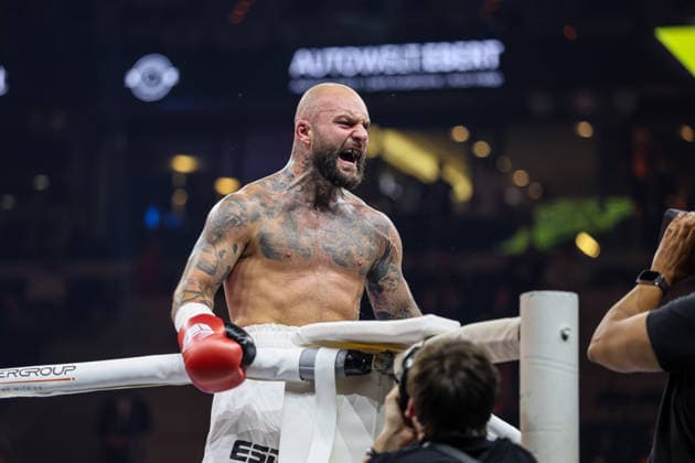 Freude bei Edmon Avagyan nach seinem Sieg Edmon RInglife Avagyan vs. Patrick Fiala beim Ringside Series 2026 - Night of Heavyweights am 15.05.26 in SAP Arena, Mannheim xamx Foto: Alfio Marino