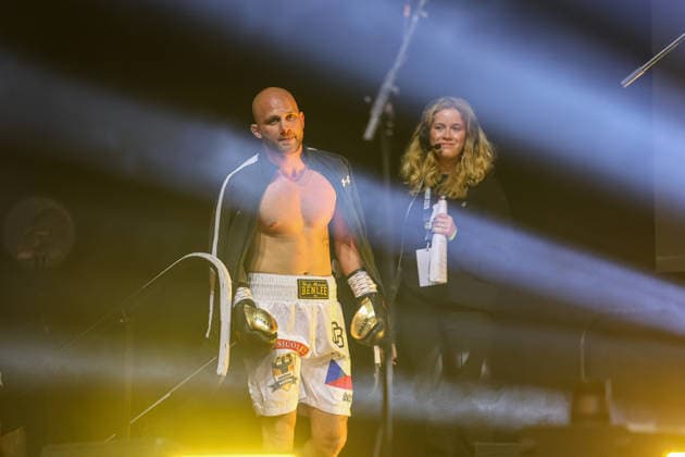 Patrick Fiala beim Einlaufen Edmon RInglife Avagyan vs. Patrick Fiala beim Ringside Series 2026 - Night of Heavyweights am 15.05.26 in SAP Arena, Mannheim xamx Foto: Alfio Marino
