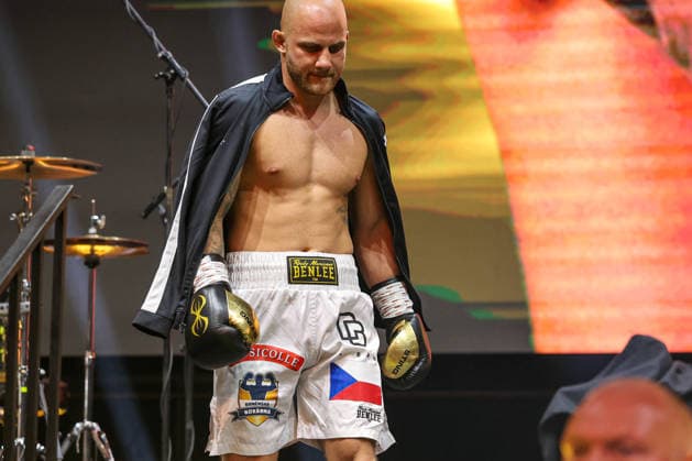 Patrick Fiala beim Einlaufen Edmon RInglife Avagyan vs. Patrick Fiala beim Ringside Series 2026 - Night of Heavyweights am 15.05.26 in SAP Arena, Mannheim xamx Foto: Alfio Marino