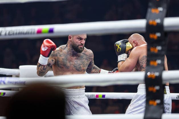 Edmon Avagyan packt die Linke aus Edmon RInglife Avagyan vs. Patrick Fiala beim Ringside Series 2026 - Night of Heavyweights am 15.05.26 in SAP Arena, Mannheim xamx Foto: Alfio Marino