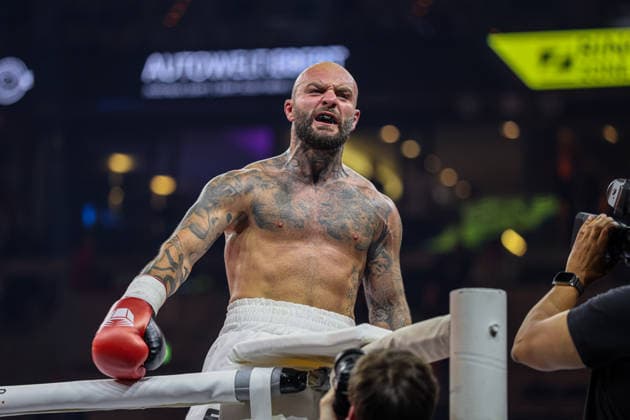 Freude bei Edmon Avagyan nach seinem Sieg Edmon RInglife Avagyan vs. Patrick Fiala beim Ringside Series 2026 - Night of Heavyweights am 15.05.26 in SAP Arena, Mannheim xamx Foto: Alfio Marino