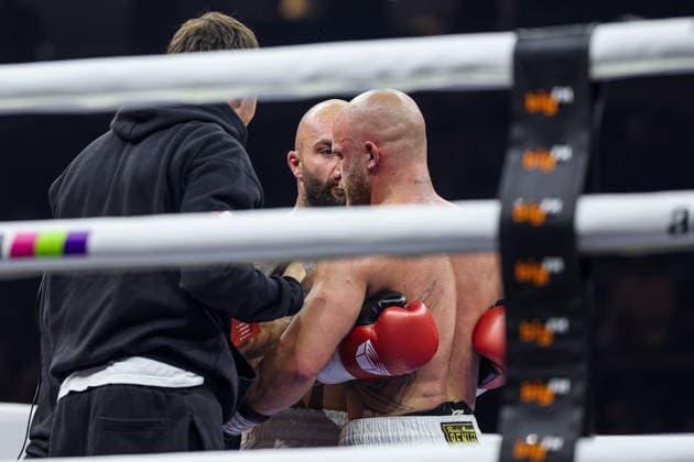 Freude bei Edmon Avagyan nach seinem Sieg Edmon RInglife Avagyan vs. Patrick Fiala beim Ringside Series 2026 - Night of Heavyweights am 15.05.26 in SAP Arena, Mannheim xamx Foto: Alfio Marino