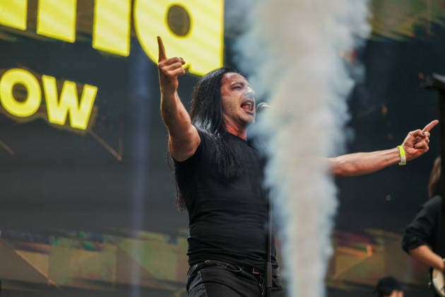 Bülent Ceylan mit seiner Rock-Show Diktatürk beim Ringside Series 2026 - Night of Heavyweights am 15.05.26 in SAP Arena, Mannheim xamx Foto: Alfio Marino