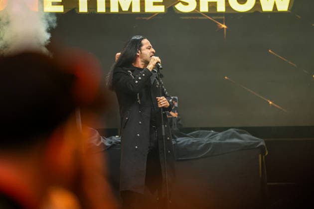 Bülent Ceylan mit seiner Rock-Show Diktatürk beim Ringside Series 2026 - Night of Heavyweights am 15.05.26 in SAP Arena, Mannheim xamx Foto: Alfio Marino