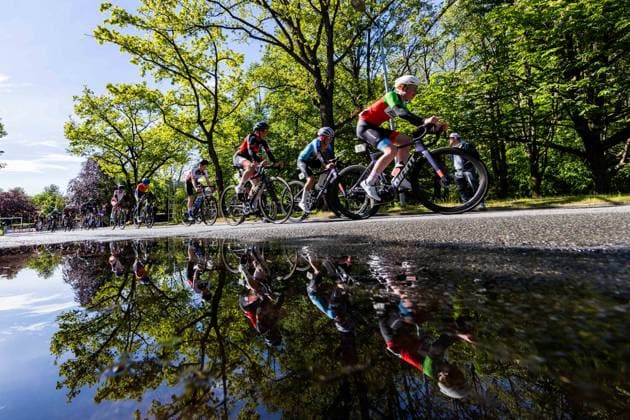 15.05.2026, GER, Rennrad, Maenner Frauen Junioren, Saison 2025, 26.TMP Jugentour Kleine Friedensfahrt, 1.Etappe Rundstreckenrennen Residenzstadt Gotha Tom VOGEL (Radsportverband NRW), Mathis ELSEN (Cycling Team Atertdaul), Theodor SCHUMANN (LV Brandenburg 1) An 3 Wettkampftagen vom 15.05-17.05.2026 gingen knapp 350 Athleten aus 7 Ländern in den Kategorien Jedermann, Anfaenger, U15m, U17w und U17m bei der 25. Auflage der TMP Jugentour Kleine Friedensfahrt 2025 an den Start. Neben dem Einzelzeitfahren sind 3 weitere Etappen im Gothaer Landkreis zu absolvieren, organisiert vom RSC Waltershausen-Gotha e.V.. Etappe 1 erfolgte als Rundstrecke in Gotha wobei die U15m 16,8km, die U17w 25,2km und die U17m 31,5km absolvieren mussten 99867 Gotha Schloss Friedenstein Historisc Thüringen Deutschland