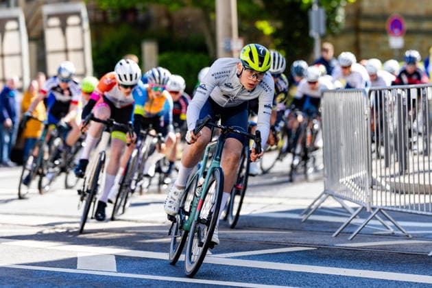 15.05.2026, GER, Rennrad, Maenner Frauen Junioren, Saison 2025, 26.TMP Jugentour Kleine Friedensfahrt, 1.Etappe Rundstreckenrennen Residenzstadt Gotha An 3 Wettkampftagen vom 15.05-17.05.2026 gingen knapp 350 Athleten aus 7 Ländern in den Kategorien Jedermann, Anfaenger, U15m, U17w und U17m bei der 25. Auflage der TMP Jugentour Kleine Friedensfahrt 2025 an den Start. Neben dem Einzelzeitfahren sind 3 weitere Etappen im Gothaer Landkreis zu absolvieren, organisiert vom RSC Waltershausen-Gotha e.V.. Etappe 1 erfolgte als Rundstrecke in Gotha wobei die U15m 16,8km, die U17w 25,2km und die U17m 31,5km absolvieren mussten 99867 Gotha Schloss Friedenstein Historisc Thüringen Deutschland