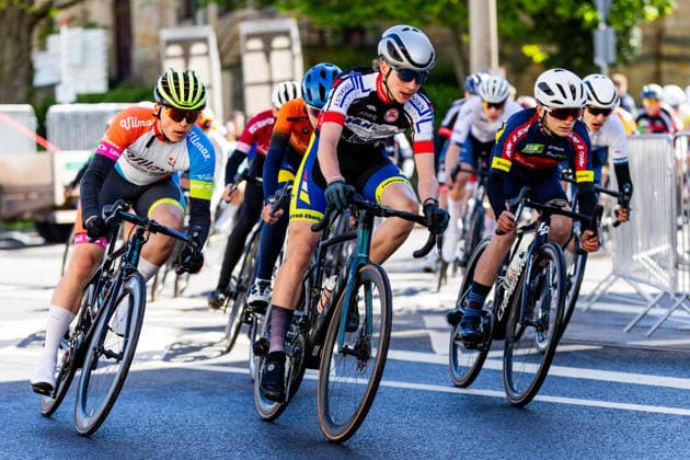 15.05.2026, GER, Rennrad, Maenner Frauen Junioren, Saison 2025, 26.TMP Jugentour Kleine Friedensfahrt, 1.Etappe Rundstreckenrennen Residenzstadt Gotha An 3 Wettkampftagen vom 15.05-17.05.2026 gingen knapp 350 Athleten aus 7 Ländern in den Kategorien Jedermann, Anfaenger, U15m, U17w und U17m bei der 25. Auflage der TMP Jugentour Kleine Friedensfahrt 2025 an den Start. Neben dem Einzelzeitfahren sind 3 weitere Etappen im Gothaer Landkreis zu absolvieren, organisiert vom RSC Waltershausen-Gotha e.V.. Etappe 1 erfolgte als Rundstrecke in Gotha wobei die U15m 16,8km, die U17w 25,2km und die U17m 31,5km absolvieren mussten 99867 Gotha Schloss Friedenstein Historisc Thüringen Deutschland