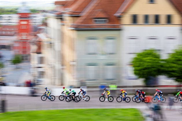 15.05.2026, GER, Rennrad, Maenner Frauen Junioren, Saison 2025, 26.TMP Jugentour Kleine Friedensfahrt, 1.Etappe Rundstreckenrennen Residenzstadt Gotha An 3 Wettkampftagen vom 15.05-17.05.2026 gingen knapp 350 Athleten aus 7 Ländern in den Kategorien Jedermann, Anfaenger, U15m, U17w und U17m bei der 25. Auflage der TMP Jugentour Kleine Friedensfahrt 2025 an den Start. Neben dem Einzelzeitfahren sind 3 weitere Etappen im Gothaer Landkreis zu absolvieren, organisiert vom RSC Waltershausen-Gotha e.V.. Etappe 1 erfolgte als Rundstrecke in Gotha wobei die U15m 16,8km, die U17w 25,2km und die U17m 31,5km absolvieren mussten 99867 Gotha Schloss Friedenstein Historisc Thüringen Deutschland