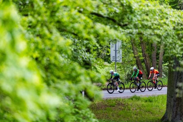15.05.2026, GER, Rennrad, Maenner Frauen Junioren, Saison 2025, 26.TMP Jugentour Kleine Friedensfahrt, 1.Etappe Rundstreckenrennen Residenzstadt Gotha An 3 Wettkampftagen vom 15.05-17.05.2026 gingen knapp 350 Athleten aus 7 Ländern in den Kategorien Jedermann, Anfaenger, U15m, U17w und U17m bei der 25. Auflage der TMP Jugentour Kleine Friedensfahrt 2025 an den Start. Neben dem Einzelzeitfahren sind 3 weitere Etappen im Gothaer Landkreis zu absolvieren, organisiert vom RSC Waltershausen-Gotha e.V.. Etappe 1 erfolgte als Rundstrecke in Gotha wobei die U15m 16,8km, die U17w 25,2km und die U17m 31,5km absolvieren mussten 99867 Gotha Schloss Friedenstein Historisc Thüringen Deutschland