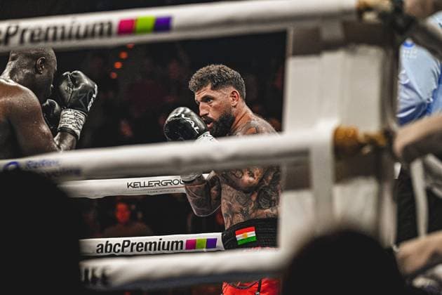 120; Unbekannt im intensiven Schlagabtausch im Boxring der SAP Arena Ringside, 15.05.2026, Mannheim, SAP Arena