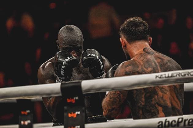 Intensiver Schlagabtausch zwischen Senad Gashi ( 120, VIP) und Peter Kadiru ( 129, VIP) beim Boxevent Night of the Heavyweights am 15.05.2026 in der SAP Arena Mannheim. Beide Boxer liefern sich einen erbitterten Kampf im Ring mit defensiven und offensiven Bewegungen. Ringside, 15.05.2026, Mannheim, SAP Arena
