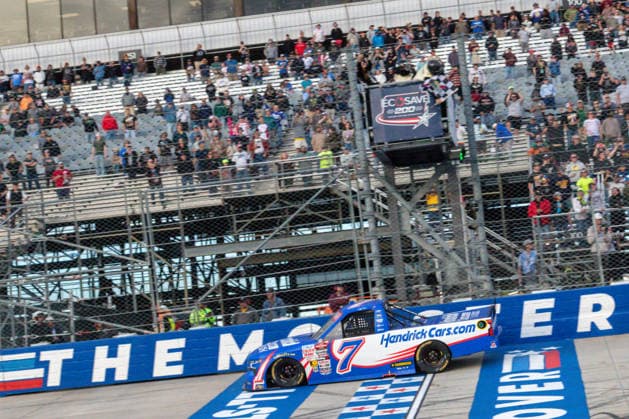 DOVER, DE - MAY 15: Kyle Busch ( 7 Spire Motorsports HendrickCars.com Chevrolet) takes the checkered flag to win the NASCAR, Motorsport, USA CRAFTSMAN Truck Series ECOSAVE 200 on May 15, 2026, at Dover Motor Speedway in Dover, DE. (Photo by David Hahn Icon Sportswire) AUTO: MAY 15 NASCAR CRAFTSMAN Truck Series ECOSAVE 200 EDITORIAL USE ONLY Icon260515023