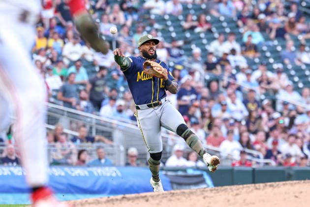 MLB, Baseball Herren, USA 2026: Brewers Vs Twins MAY 15 May 15th, 2026: Milwaukee Brewers third baseman Luis Rengifo (13) makes the throw to first base for an out during a MLB Baseball game between the Milwaukee Brewers and the Minnesota Twins at Target Field in Minneapolis, Minnesota. Steven Garcia CSM (Credit Image: Â Steven Garcia Cal Media) Minneapolis Minnesota USA EDITORIAL USE ONLY Copyright: xx ZUMA-20260515_zma_c04_036.jpg StevenxGarciax csmphotothree490501