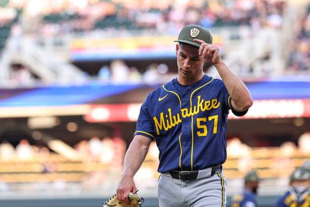 MLB, Baseball Herren, USA 2026: Brewers Vs Twins MAY 15 May 15th, 2026: Milwaukee Brewers starting pitcher Coleman Crow (57) exits the game in the sixth inning during a MLB Baseball game between the Milwaukee Brewers and the Minnesota Twins at Target Field in Minneapolis, Minnesota. Steven Garcia CSM (Credit Image: Â Steven Garcia Cal Media) Minneapolis Minnesota USA EDITORIAL USE ONLY Copyright: xx ZUMA-20260515_zma_c04_035.jpg StevenxGarciax csmphotothree490502