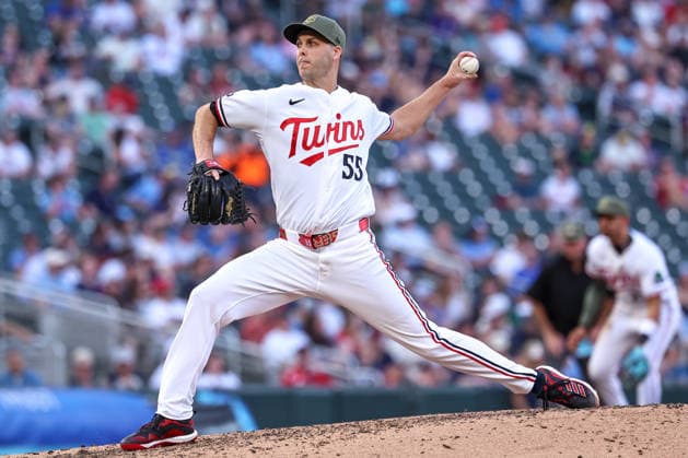 MLB, Baseball Herren, USA 2026: Brewers Vs Twins MAY 15 May 15th, 2026: Minnesota Twins pitcher Taylor Rogers (55) pitches in the seventh inning during a MLB Baseball game between the Milwaukee Brewers and the Minnesota Twins at Target Field in Minneapolis, Minnesota. Steven Garcia CSM (Credit Image: Â Steven Garcia Cal Media) Minneapolis Minnesota USA EDITORIAL USE ONLY Copyright: xx ZUMA-20260515_zma_c04_033.jpg StevenxGarciax csmphotothree490504